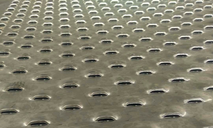 魚鱗孔鐵板沖孔板產品展示